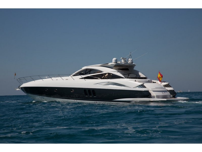 Power boat FOR CHARTER, year 2003 brand Sunseeker and model 68, available in Port Balis Barcelona Barcelona España